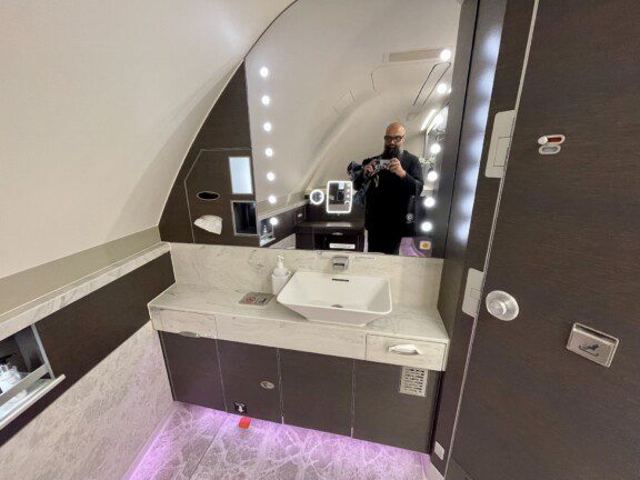bathroom A380 Singapore Suite