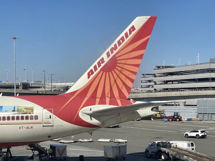 Air India buys 470 planes and prepares to dominate the skies for the next 50 years