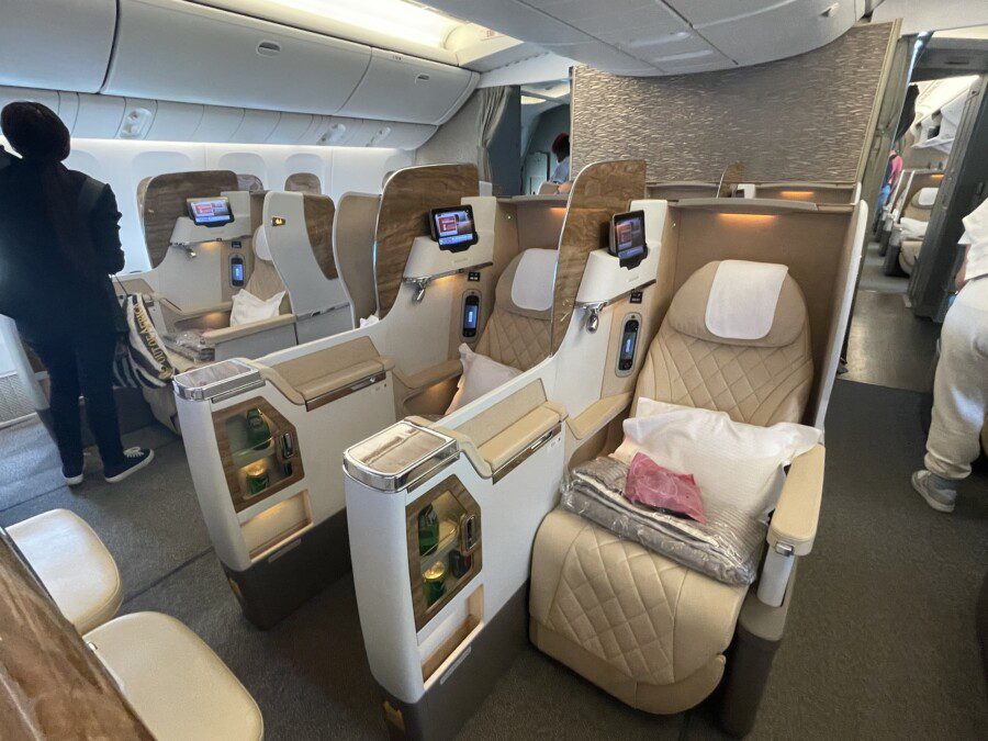 <trp-post-container>New cabins on Emirates' 777s will debut Aug. 11: Finally, goodbye to the old business class and here comes the in-flight bar
