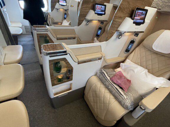 business a380 ek 777