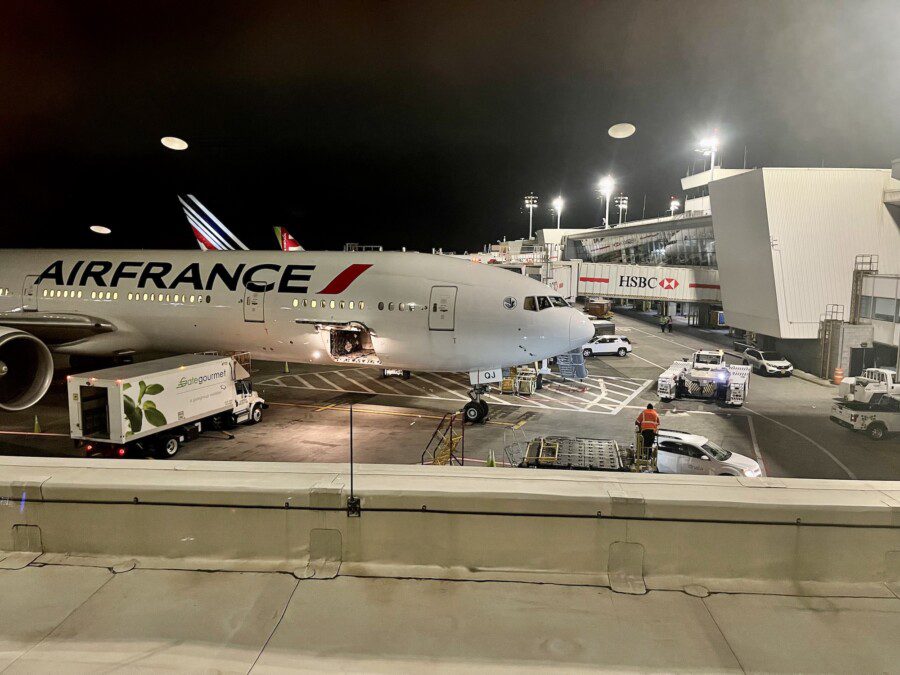 Flying to Canada from Italy for only 7500 miles, Flying Blue's April offers are SPACIOUS