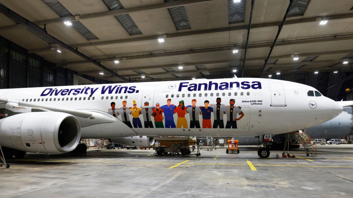 World Cup, Lufthansa sends message to Qatar: "Diversity wins"
