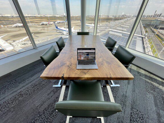 Bright and with fantastic views of runway and Mt. Fuji: review Delta Sky Club, ITA lounge in Tokyo