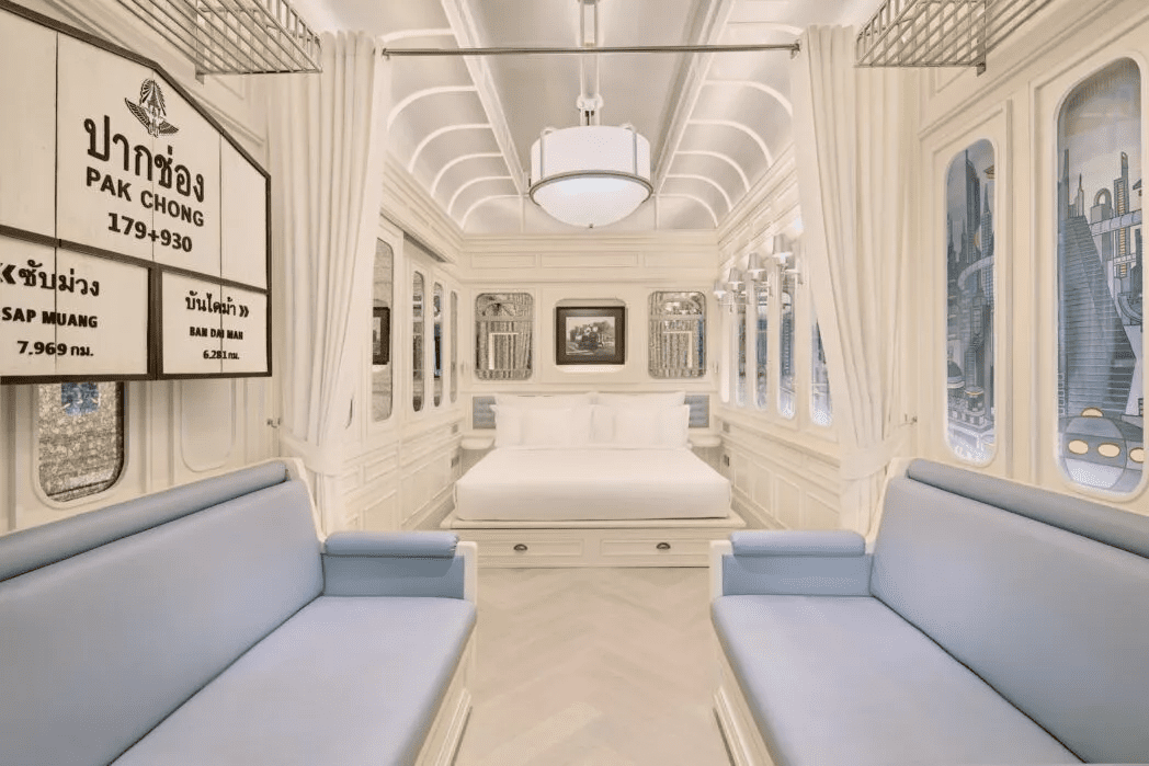 1King-Classic-Lake-View-Bedroom