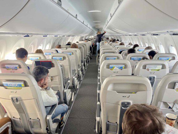 Airbaltic_a220_wifi4179