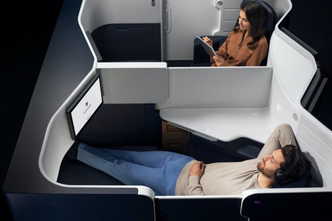Air France, goodbye old business class. New suite takes flight to New York.