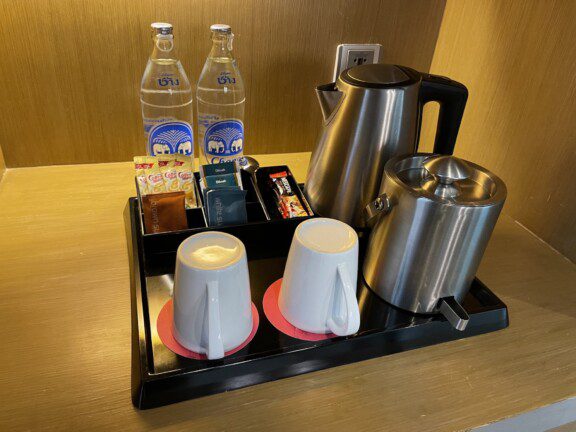 aloft_bangkok_hotel_economic8793