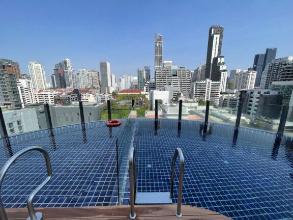 aloft_bangkok_hotel_economic8815