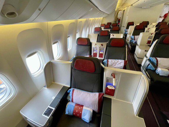 austrian_business_class_777_throne3844