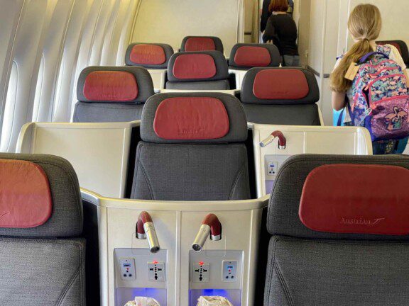 austrian_business_class_777_throne3846