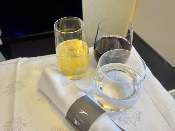 austrian_business_class_777_throne3898