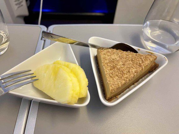 austrian_business_class_777_throne3911