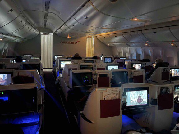 austrian_business_class_777_throne3943