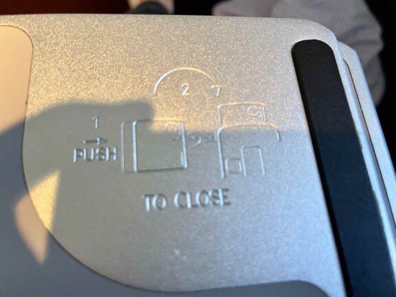 austrian_business_class_777_throne3969