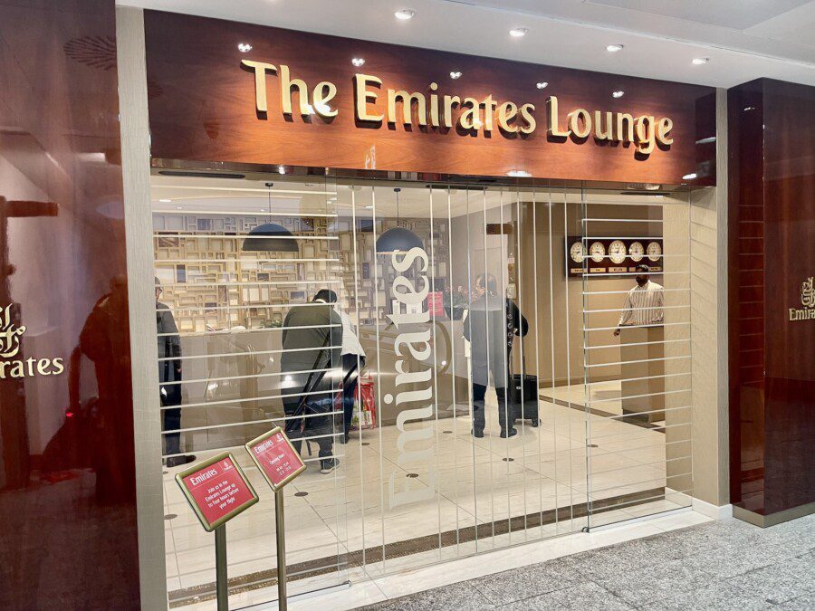 Reception Emirates lounge Malpensa