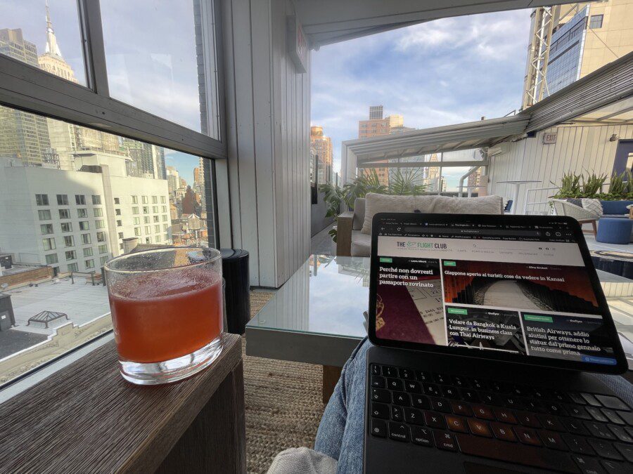 Hilton Fashion district: interesting location and rooftop with Empire view