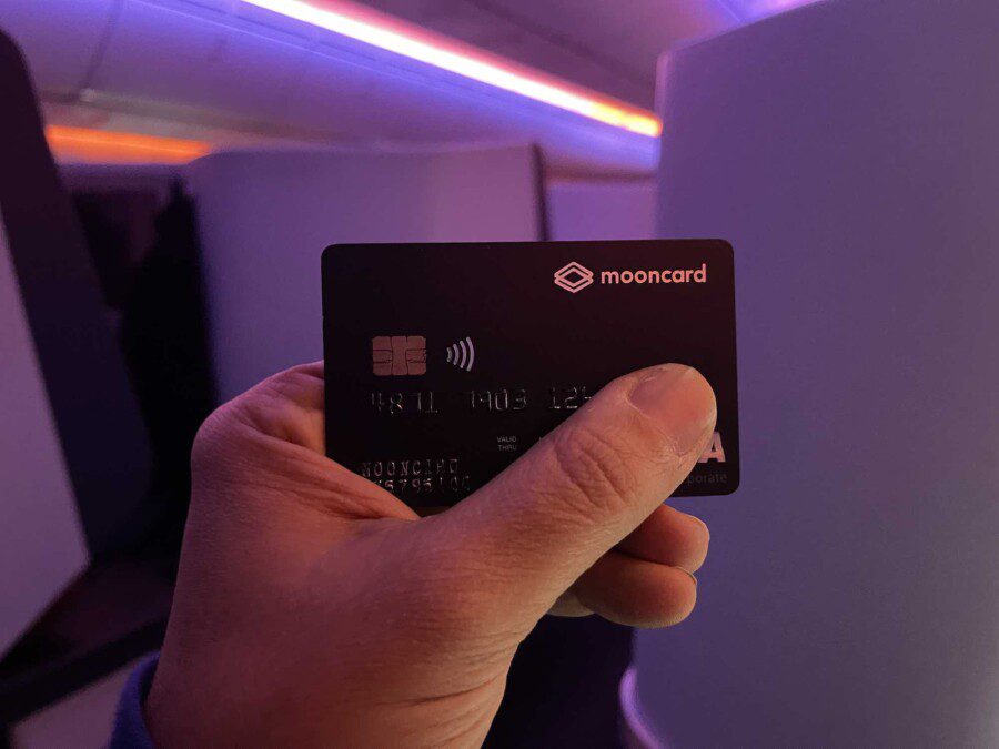 Hai la partita IVA e ti piacciono i punti Flying Blue? Mooncard taglia il costo del servizio adesso è il momento perfetto per richiederla