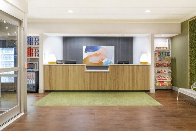 Spark-by-Hilton-Front-Desk-2