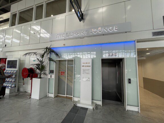 economy_austrian_777_3269