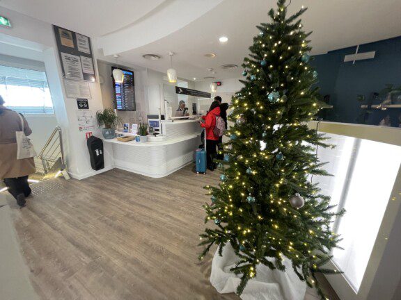 economy_austrian_777_3270