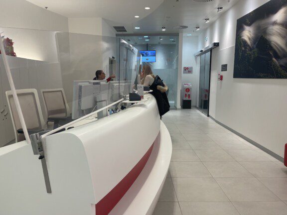 economy_austrian_777_3327