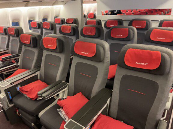 economy_austrian_777_3336