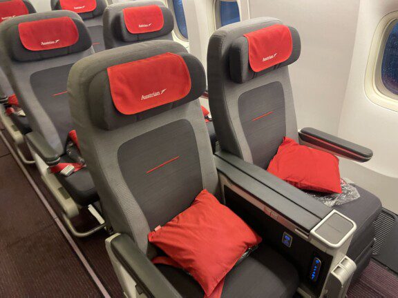 economy_austrian_777_3337