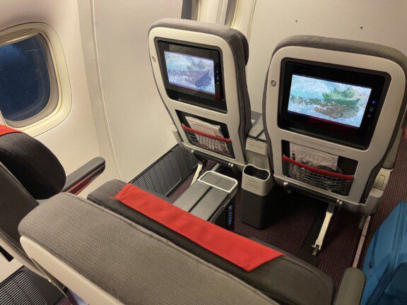 economy_austrian_777_3338