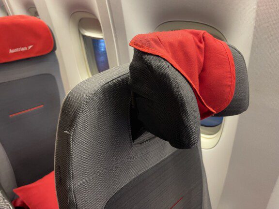 economy_austrian_777_3345