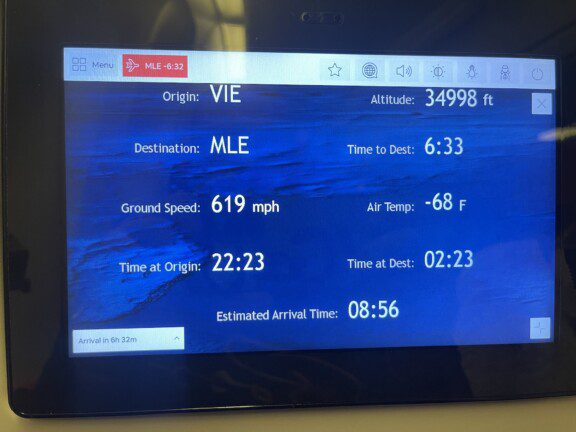 economy_austrian_777_3376