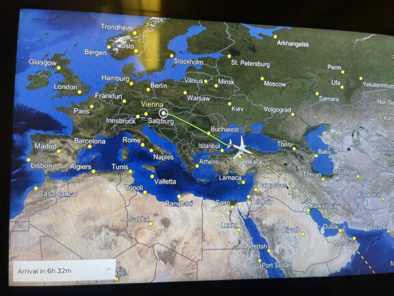 economy_austrian_777_3377