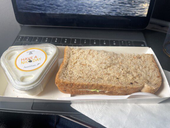 economy_austrian_777_3382