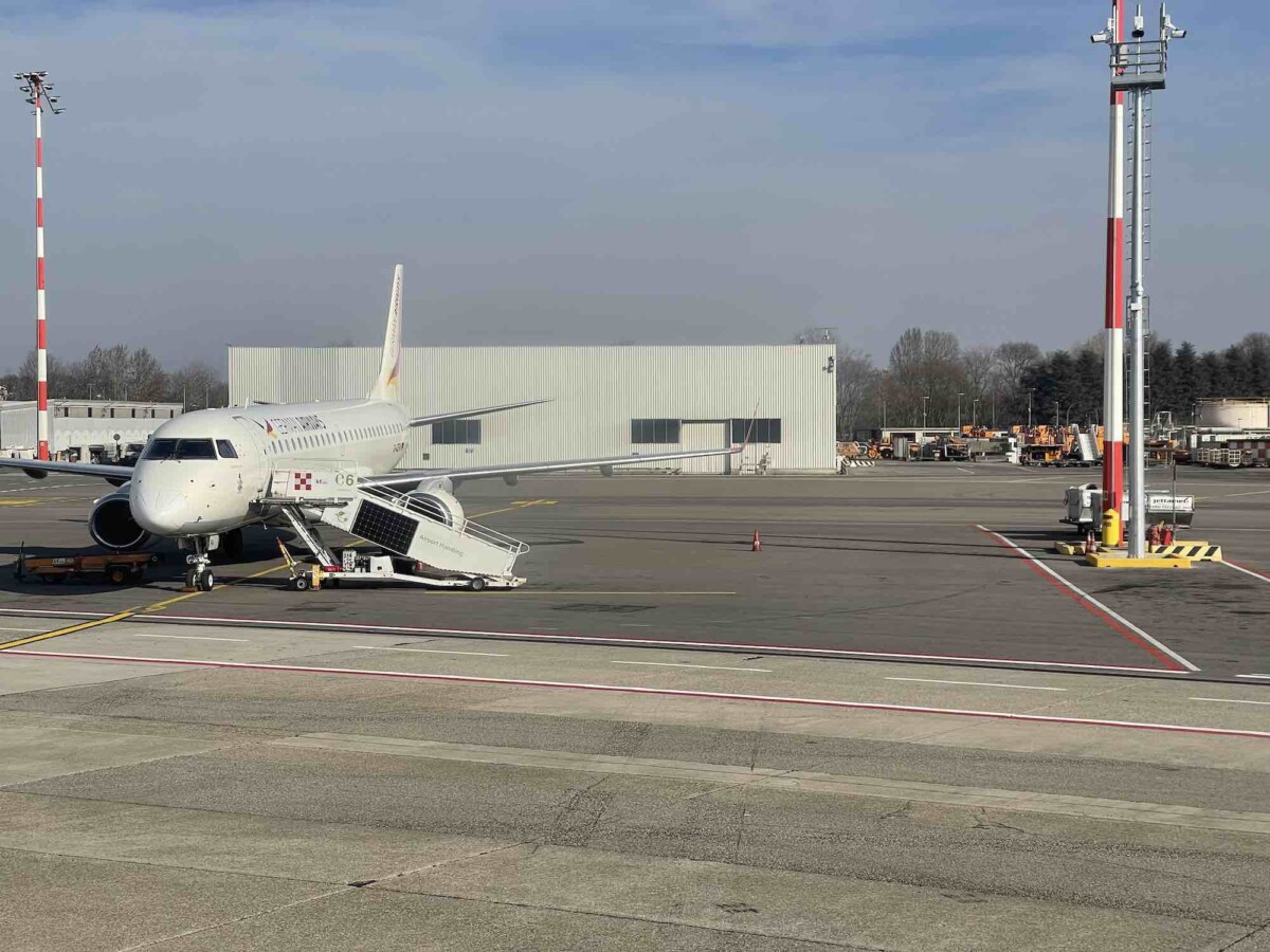 L’aereo pesa troppo, ITA Airways fa scendere 6 passeggeri e il volo decolla (in ritardo)