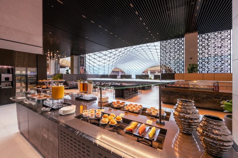 Qatar-Airways-Al-Mourjan-Lounge (3)