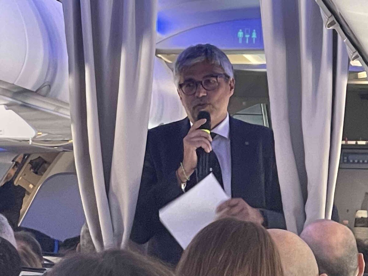 CNN to Lazzerini (ITA Airways CEO): "Are you staying or are you a dead man walking?" (video)