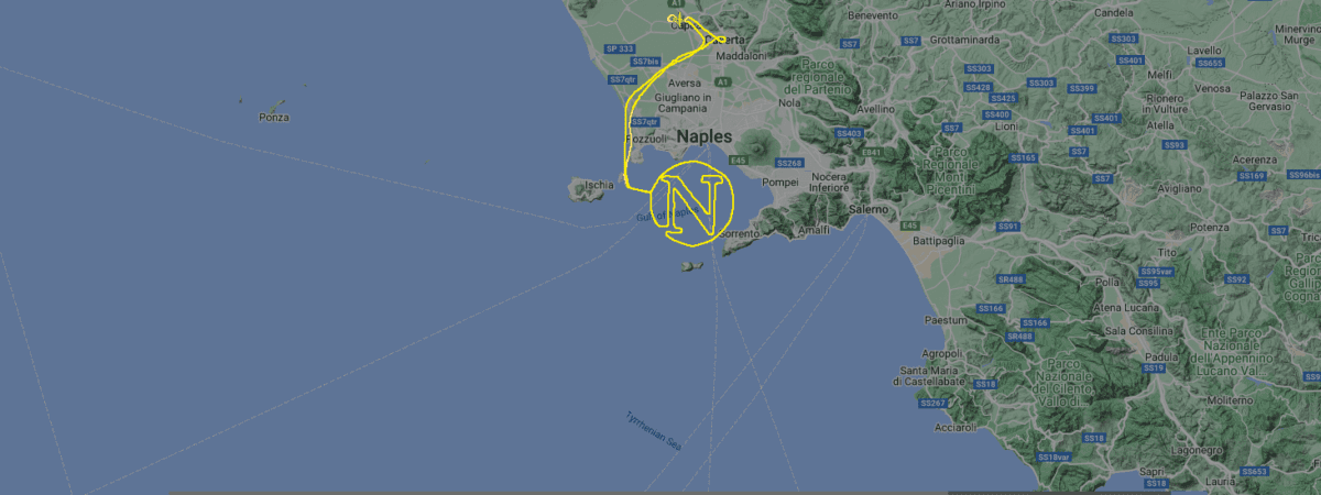 Scudetto party in Naples: spectacular plane route draws Azzurri logo