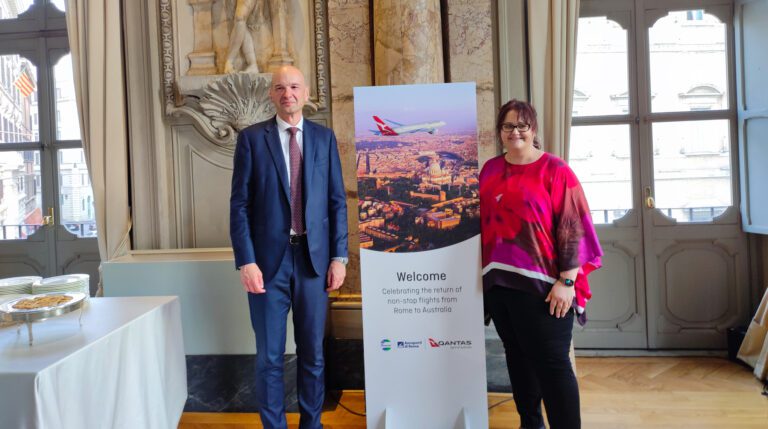 Qantas riprende dal 18 giugno i voli da Roma all’Australia: «Risultati oltre le aspettative»