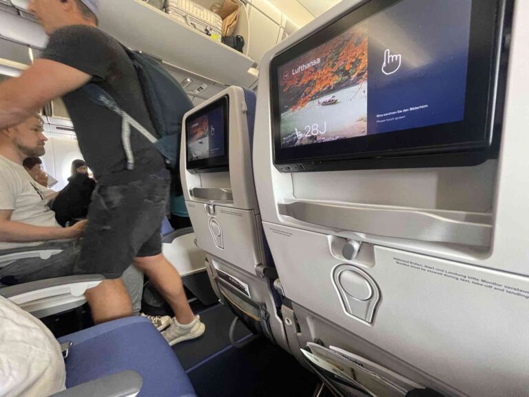 lufthansa_economy_a350_tokyo0212