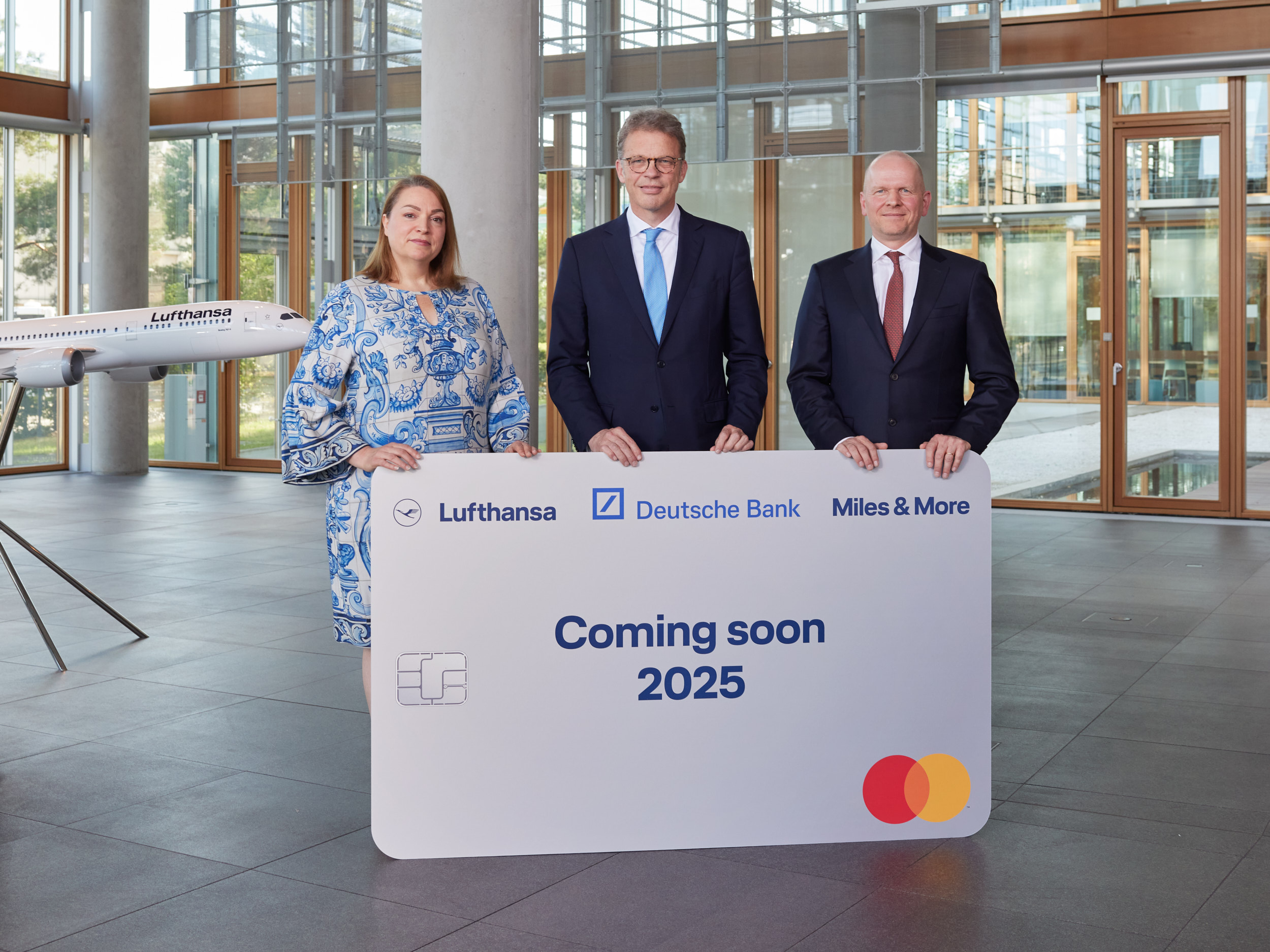 Lufthansa and Miles&More change "bank" but marriage with Mastercard remains