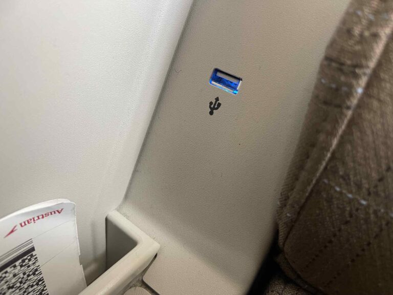 premium_economy_swiss_review2400