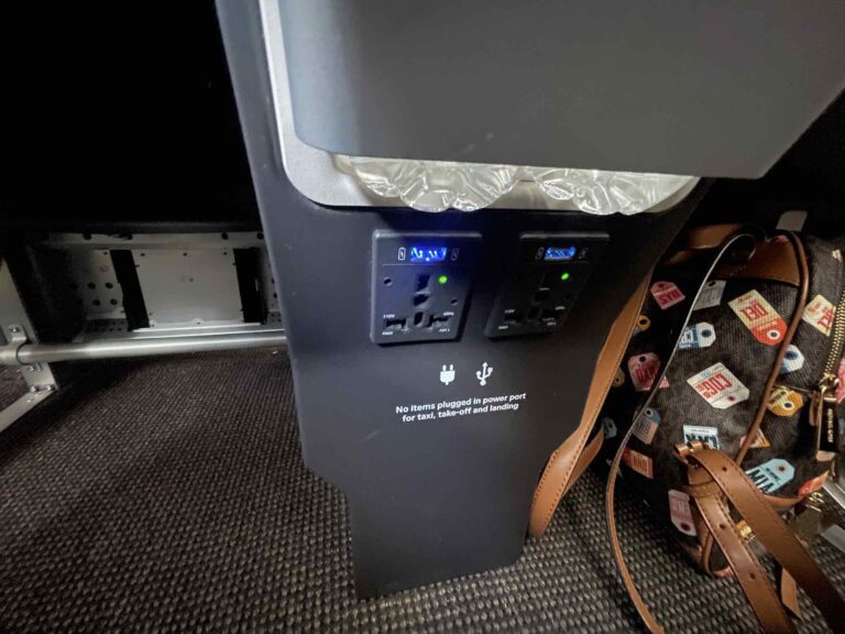 premium_economy_swiss_review2404