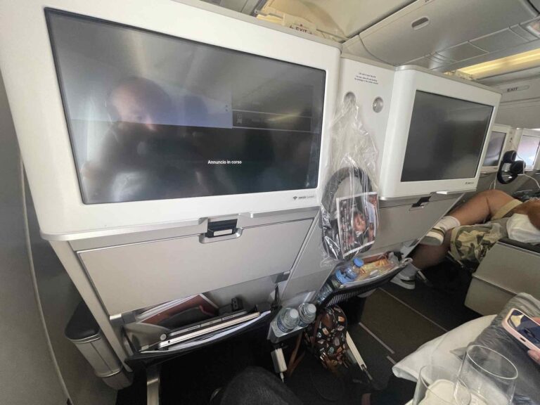 premium_economy_swiss_review2411
