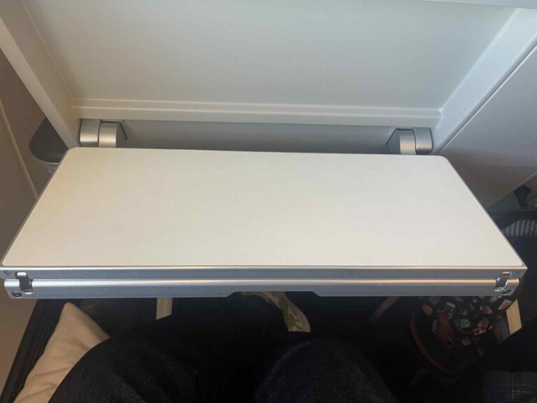 premium_economy_swiss_review2512