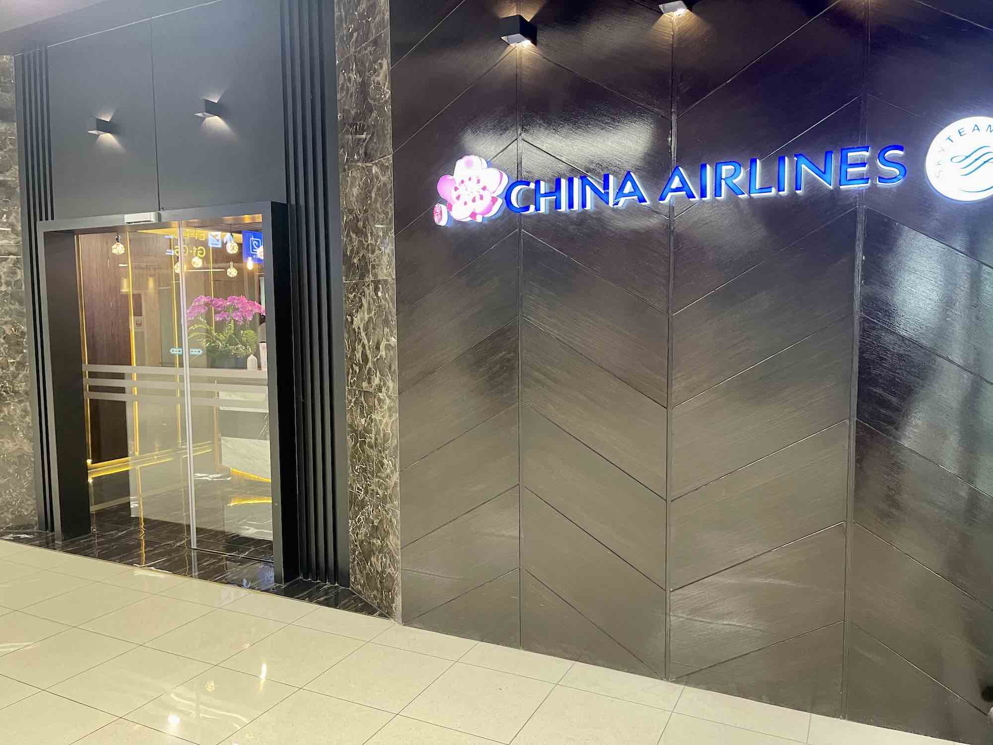 Small, but stylish and well-stocked: review China Airlines lounge Bangkok