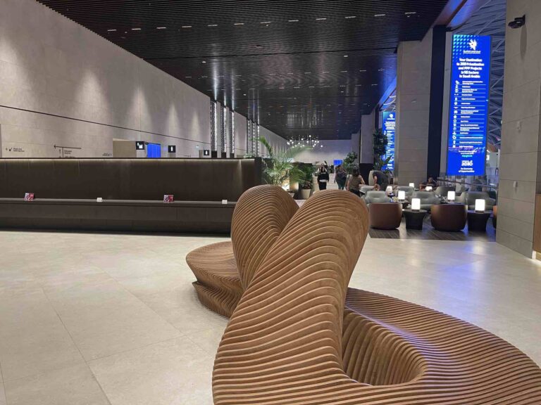 doha-qatar-business-lounge-retirement-garden-orchard4144