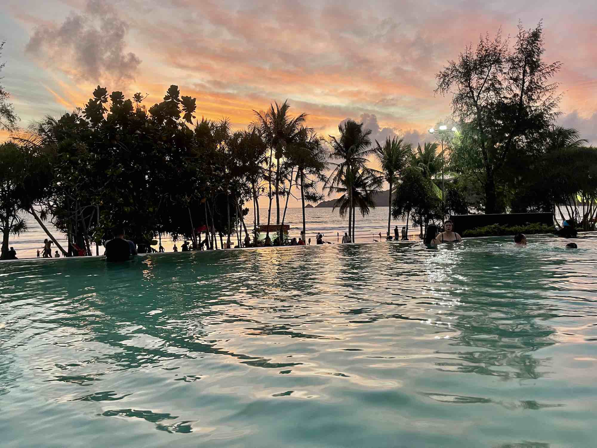 Perfect for families with children and more: review Four Points resort Phuket