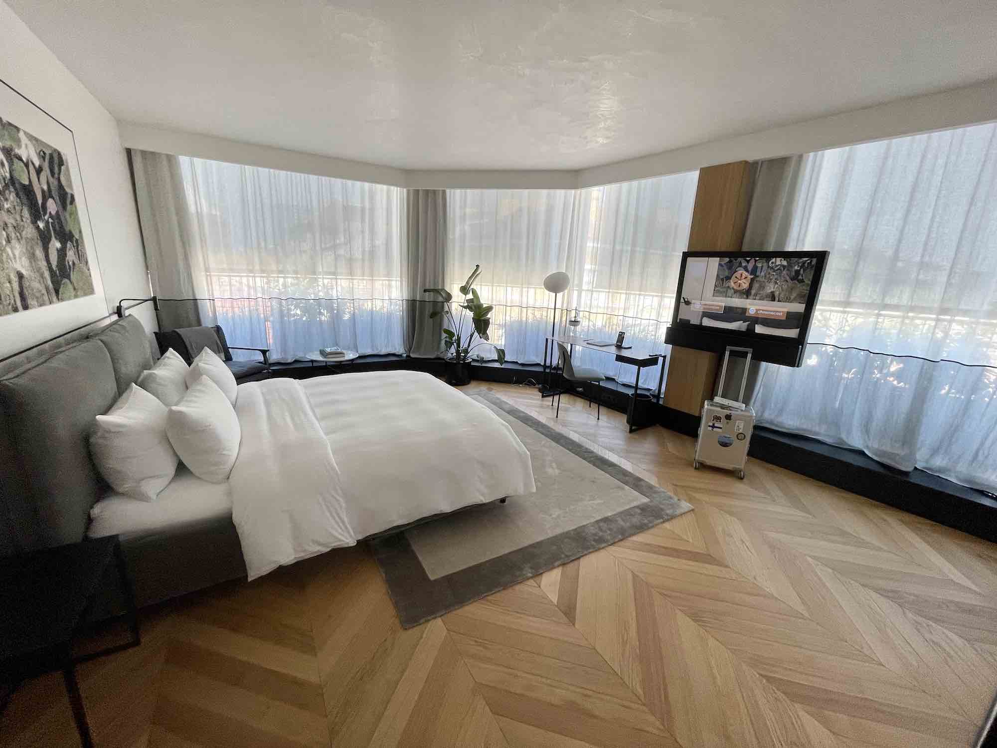 When you book a random hotel and end up in a killer property: review Junó Hotel Sofia