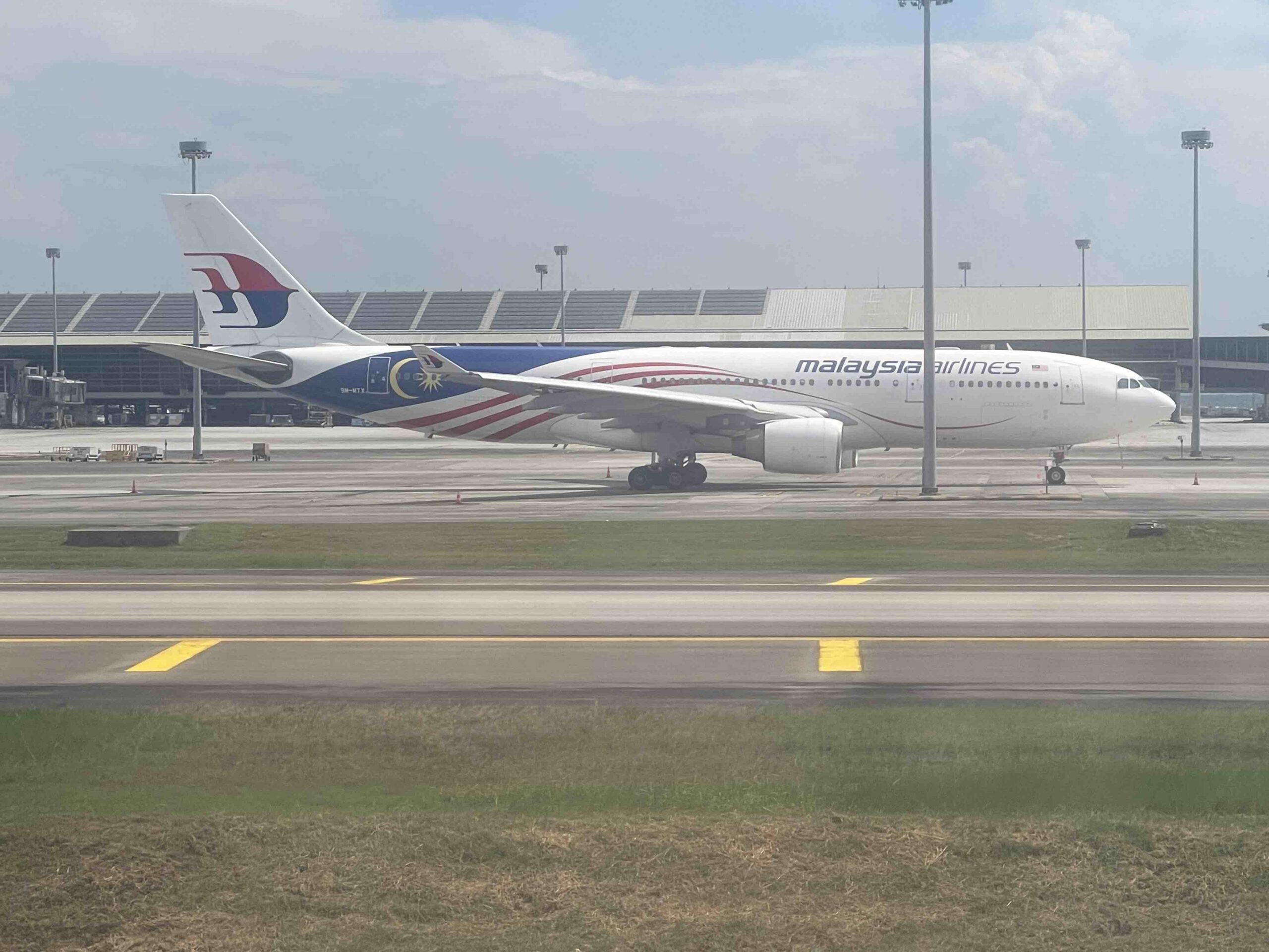 Malaysian Airlines business A330/300