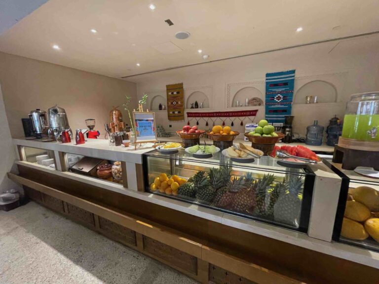 curio_hilton_dubai1203