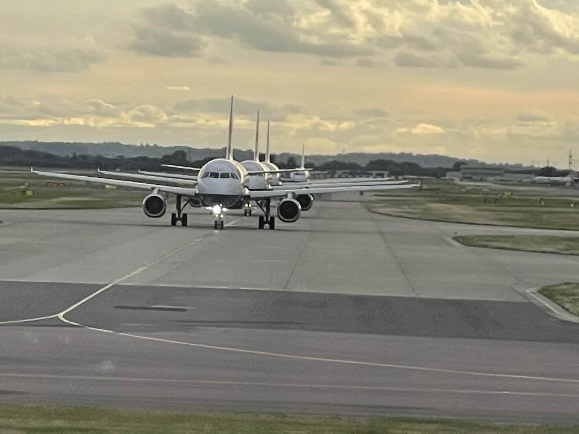 From 0 to 100km/h in... From the Boeing 737 to the A380, how fast planes take off on the runway